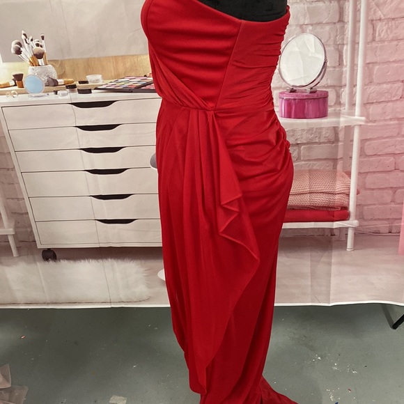 XScape Gorgeous Red Long Formal Dress Size 8 - Picture 4 of 7